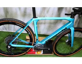 08.31ig 2,45M! 4M-os 0km 2025 BIANCHI IMPULSO RC RED AXS 13s