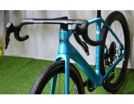 09.10ig 2,39M! 4M-os 0km 2025 Bianchi Impulso RC Red AXS 13s