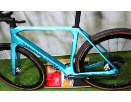 09.03ig 2,35M! 4M-os 0km 2025 Bianchi Impulso RC Red AXS 13s