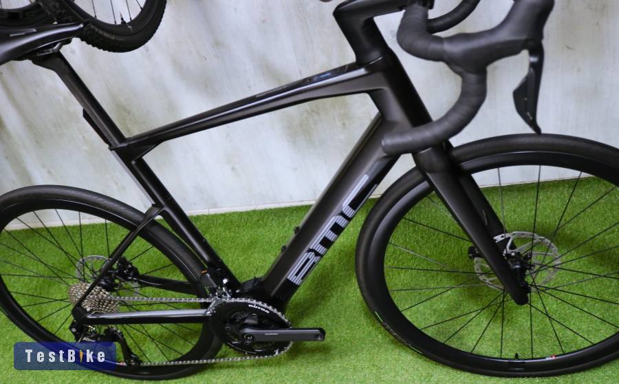 09.02ig 1,49M! Csúcs BMC RM01 AMP CARBON DISC TQ Di2 2x12 új