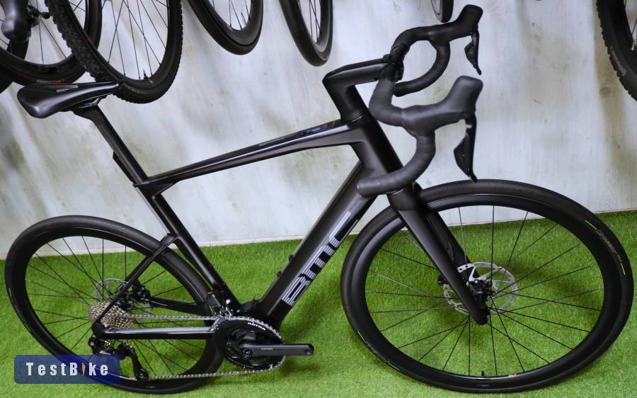 09.02ig 1,49M! Csúcs BMC RM01 AMP CARBON DISC TQ Di2 2x12 új