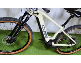 09.02ig 735e! Újszerű Cube Reaction Hybrid 29 Bosch CX Air