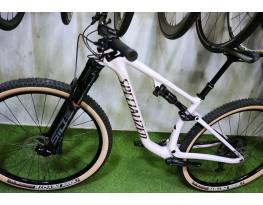 09.10ig 899e! Kisebb Új Specialized Epic Evo Carbon 29 Fully