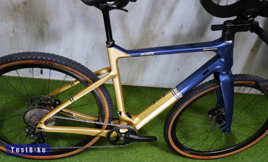 09.23ig 669e! Újszerű Bianchi Arcadex Carbon Pro Disc Gravel GRX