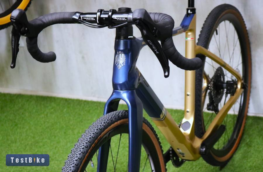 09.23ig 669e! Újszerű Bianchi Arcadex Carbon Pro Disc Gravel GRX