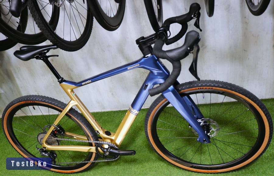 09.27ig 659e! Újszerű Bianchi Arcadex Carbon Pro Disc Gravel GRX
