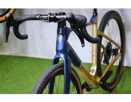 09.30ig 659e! Újszerű Bianchi Arcadex Carbon Pro Disc Gravel GRX