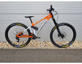 0km Mondraker Summum mx 29 mtb dh 200mm rugóút rockshox sram