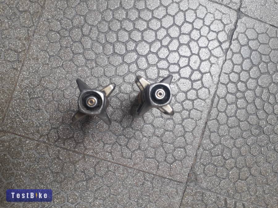 1. generációs Eggbeater pedál