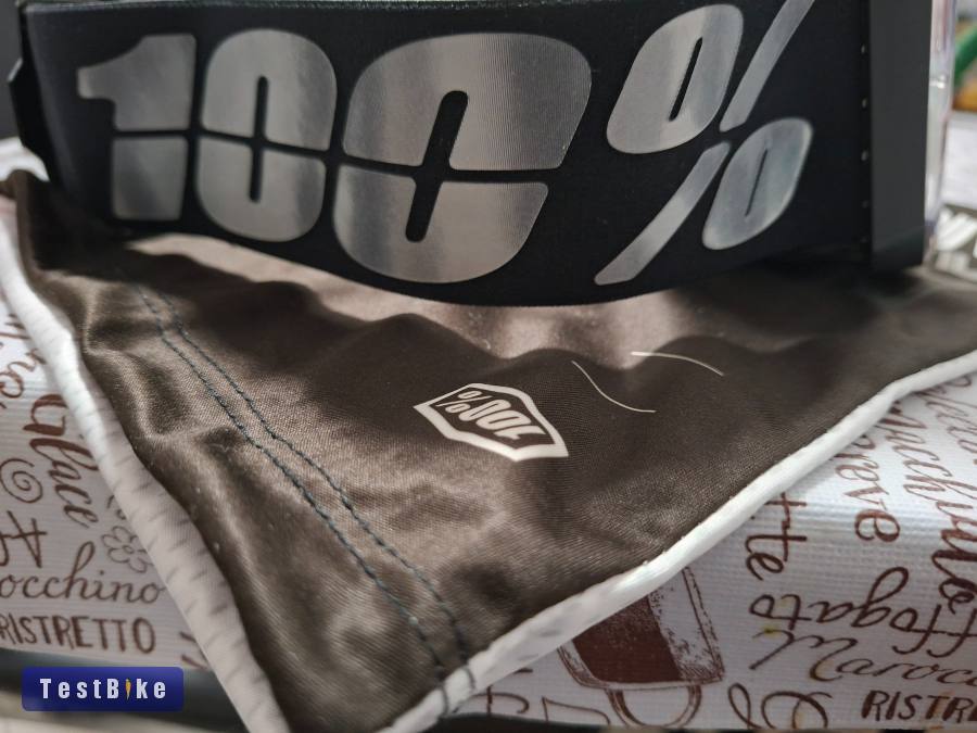 100% Armega Atmos krossz, MTB szemüveg eladó. 