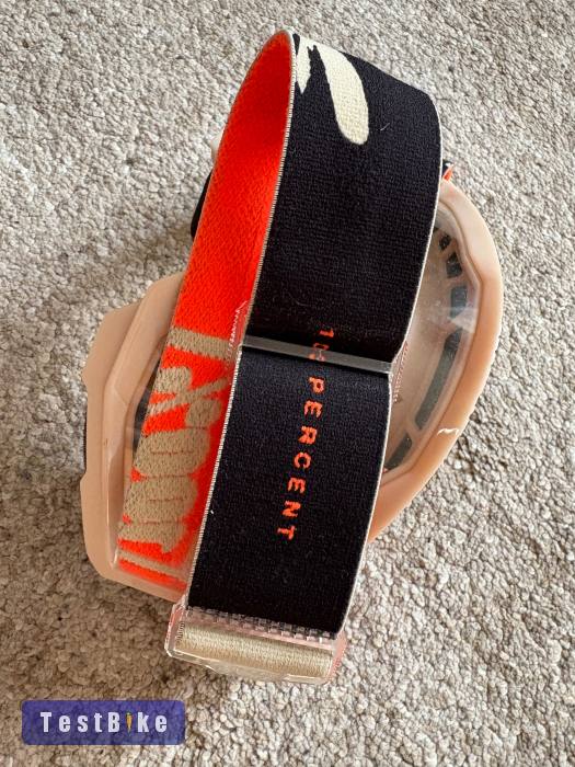 100% Strata 2 szemüveg.