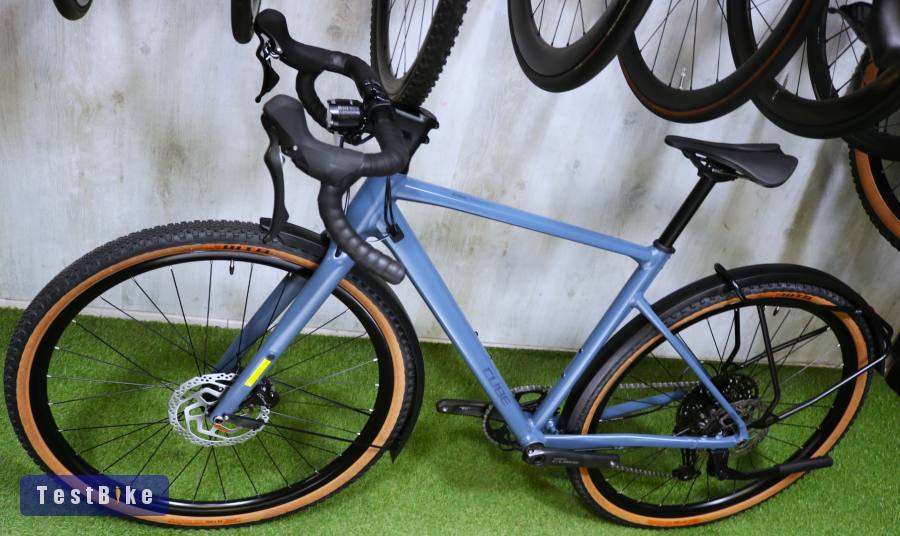 10.25ig 359e! Kisebb új Cube Nuroad AL-Carbon Gravel 2026 felsze