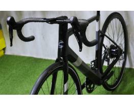 11.14ig 735e! 54 Cannondale Supersix Carbon Neo Disc e-Road