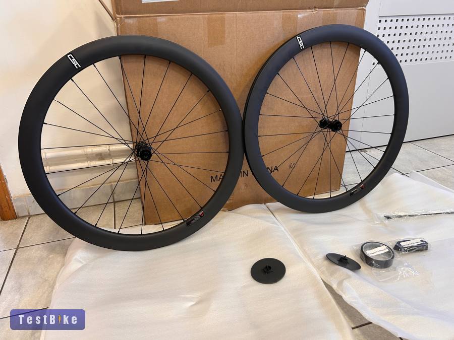 1383g CSC 50mm karbon országúti/gravel kerékszett