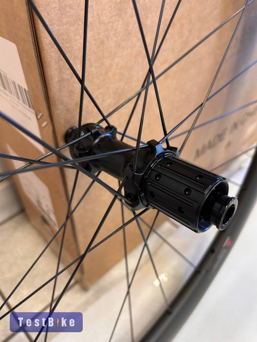 1383g CSC 50mm karbon országúti/gravel kerékszett