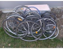 15db kerékpár kerekek egyben eladók !