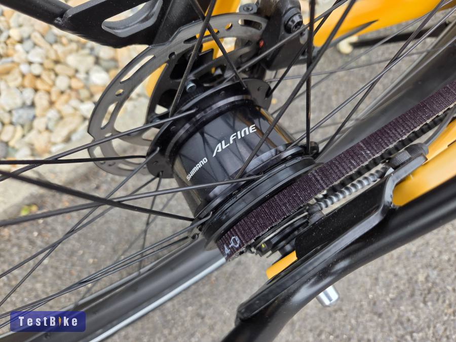 1km Specialized ebike szíjhajtás agyváltó M