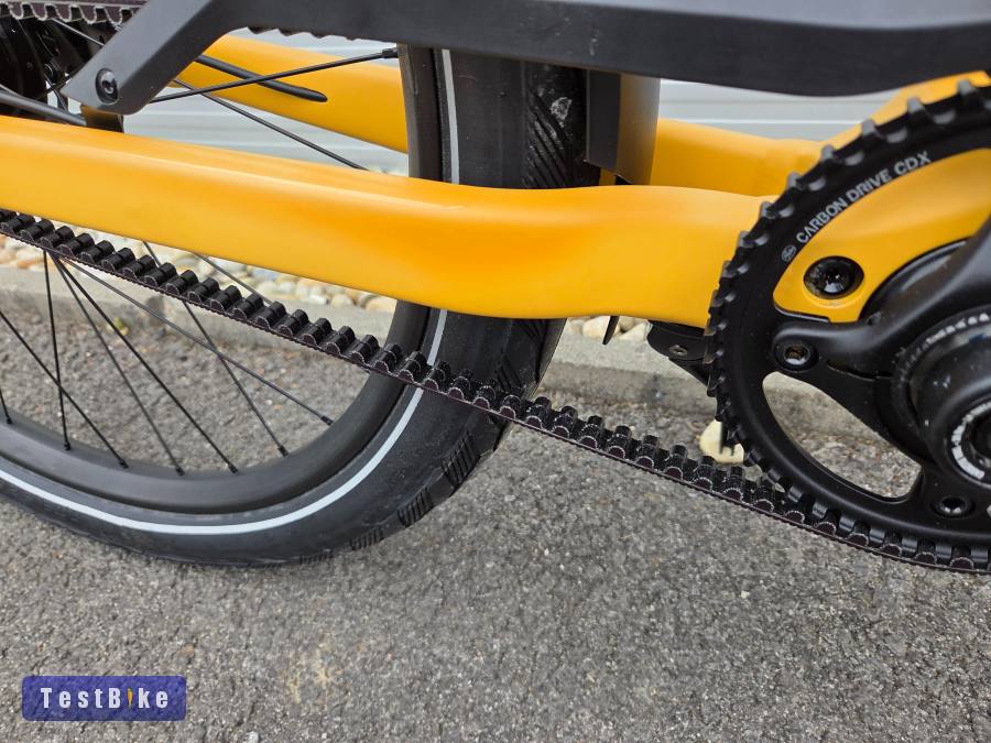 1km Specialized ebike szíjhajtás agyváltó M