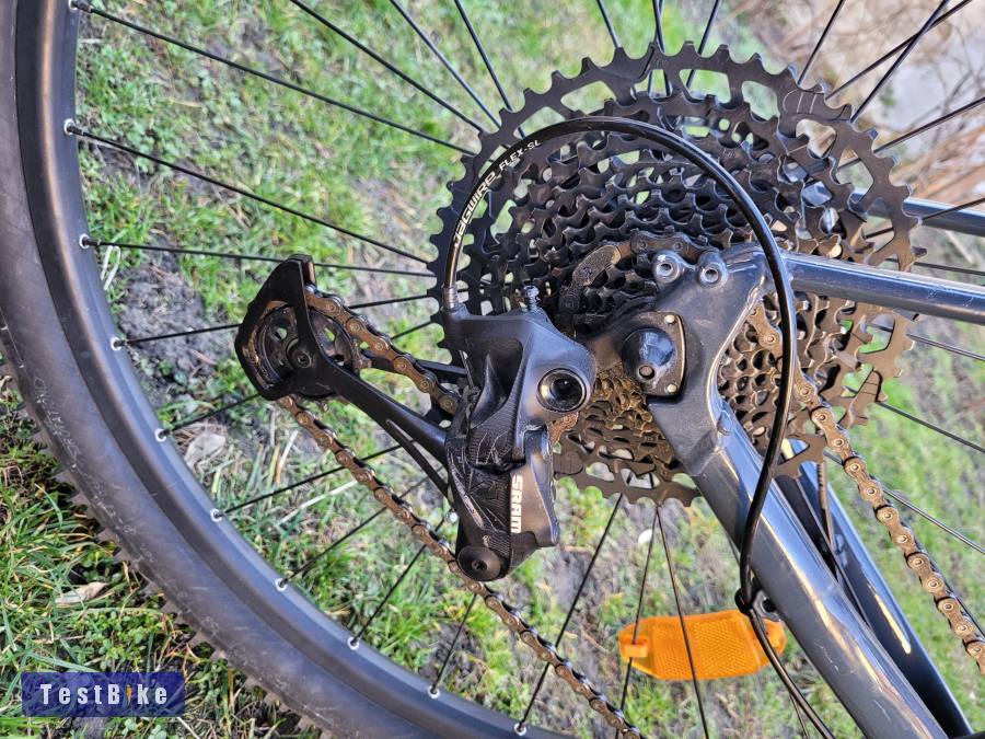 1x12-es mtb. M méret. 29``