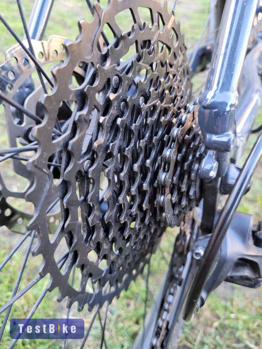 1x12-es mtb. M méret. 29``