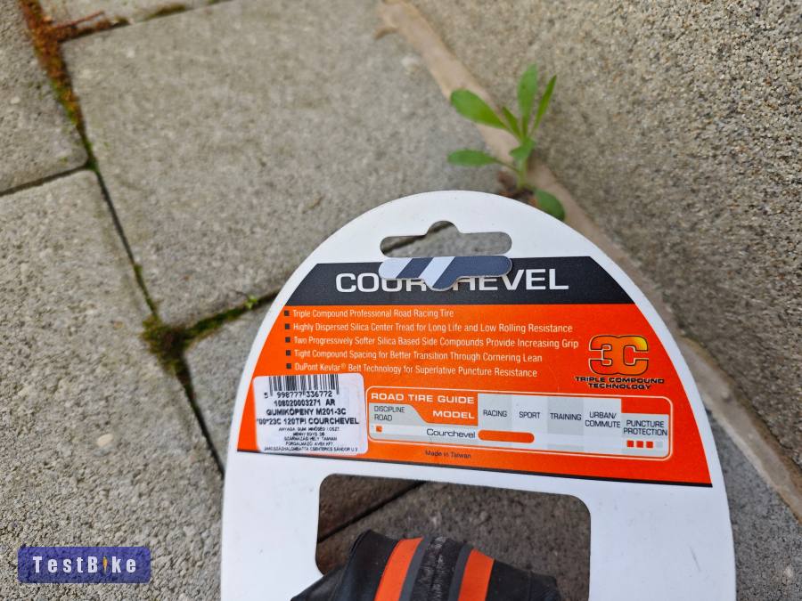 2 db. új Maxxis csúcsmodell 700x23-as, 215 gramm
