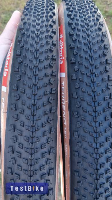 2 db Vittoria Terreno T60, 45-622
