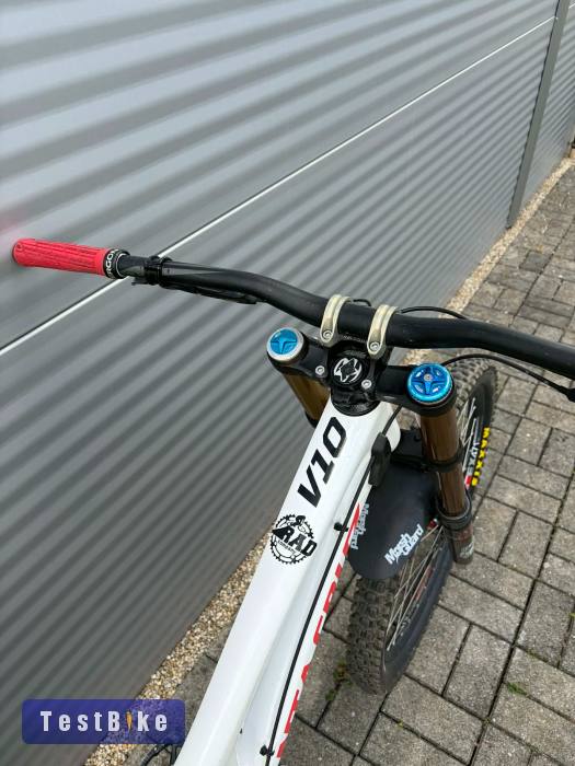 2015 Santa Cruz V10 Carbon CC Downhill Kerékpár