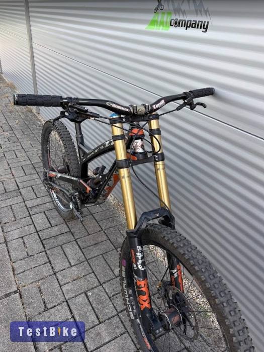 2016 YT Tues CF Pro Downhill Kerékpár
