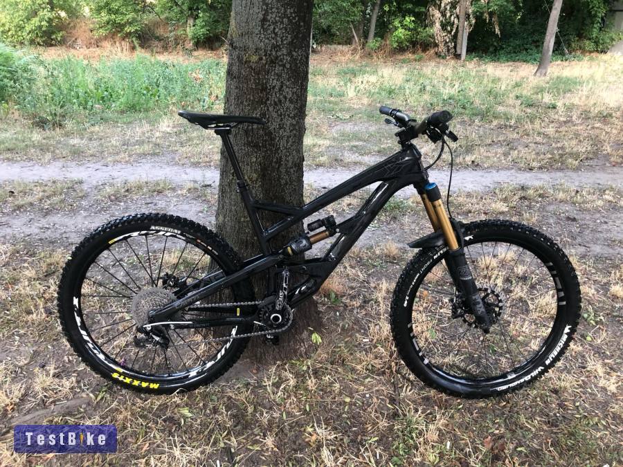 2016 YT Capra CF Pro – karbon enduró, friss szerviz