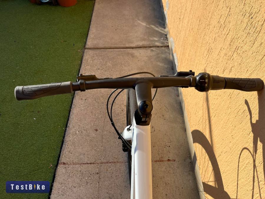 2022 Canyon Commuter 5, 27.5 L-es 