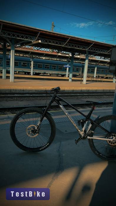 2022 Mondraker Foxy 29 Enduro