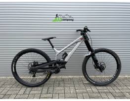 2022 YT Tues Downhill Kerékpár