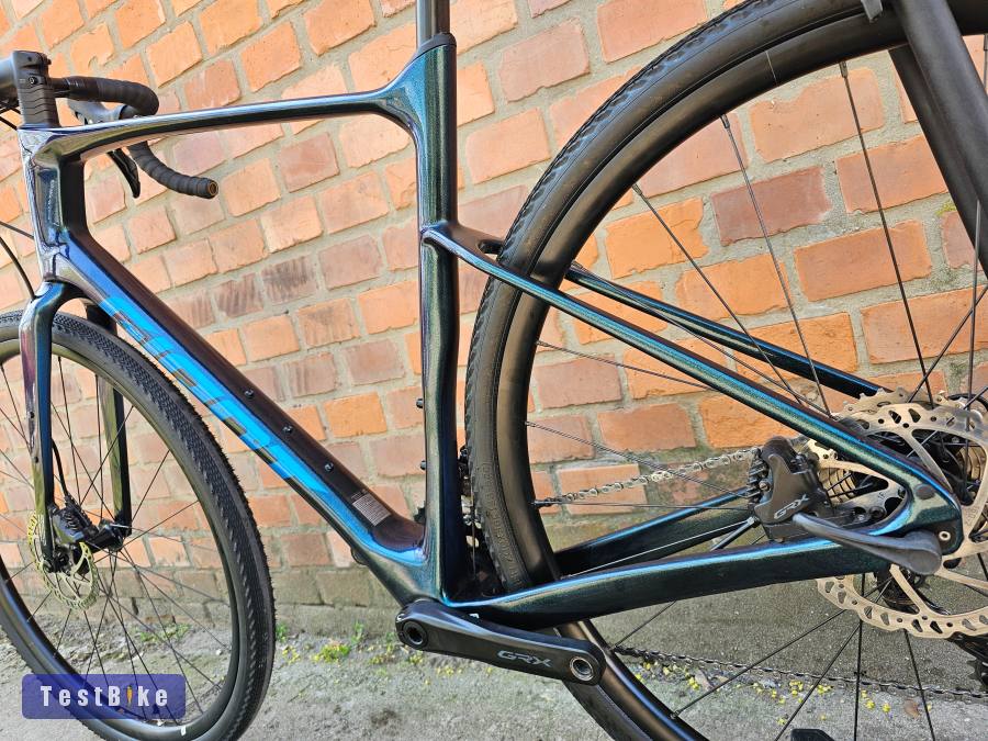 2022Giant Revolt Advanced 2 Carbon Gravel 2x11 GRX L 9.6 kg