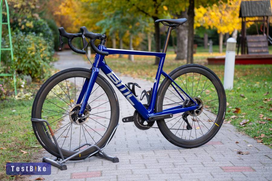 2023 BMC Teammachine SLR3 - 56-os méret, Ultegra Di2