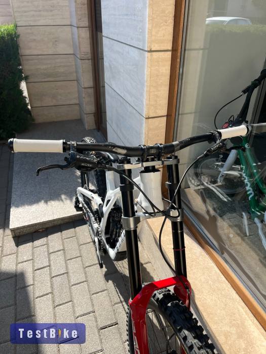 2023 Commencal Supreme DH V5 - XS - 27.5
