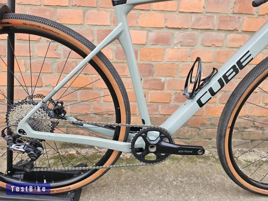 2023 Cube Nuroad C:62 Pro Carbon Gravel 1x11 GRX M 9 kg súly