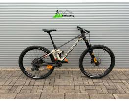 2023 Mondraker Superfoxy Carbon R Enduro Kerékpár DH / enduro / trail