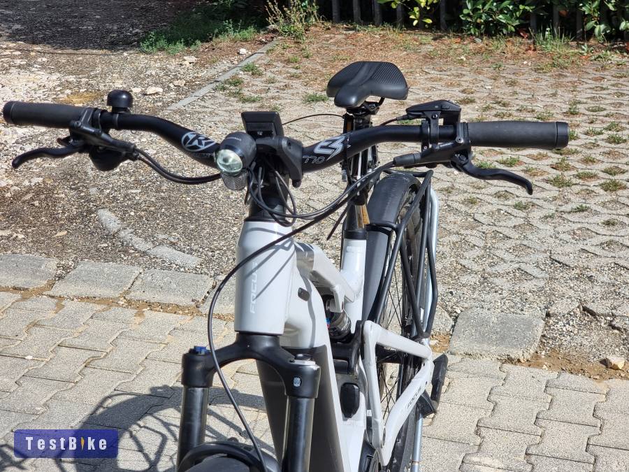2023Focus Thron 935km Bosch CX 85nm Smart 4 dugattyús fully eMTB