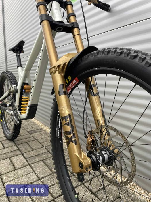 2024 Commencal Supreme DH V5 Downhill Kerékpár