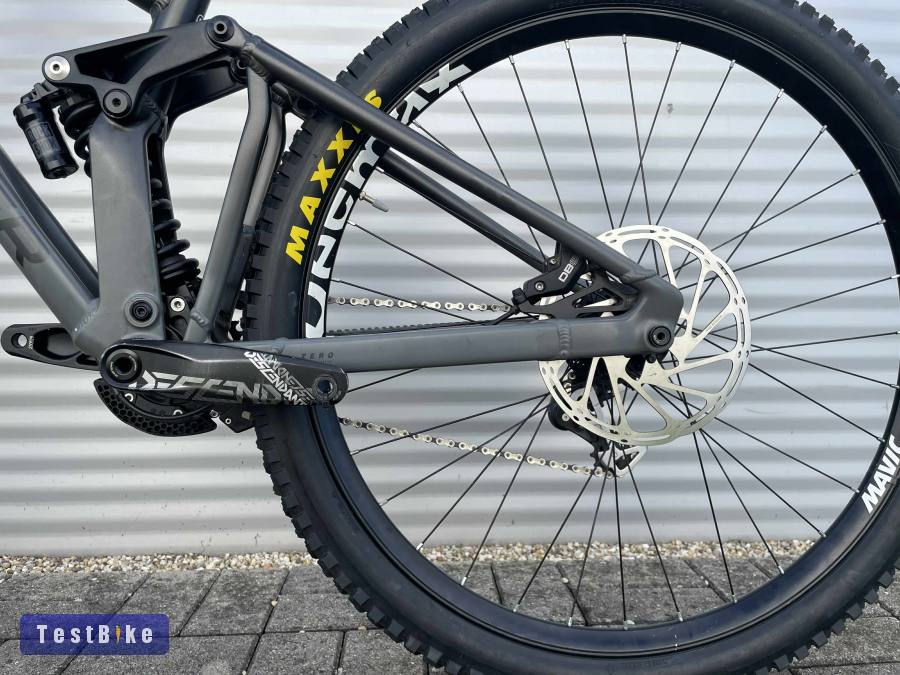 2024 Mondraker Summum Downhill Kerékpár