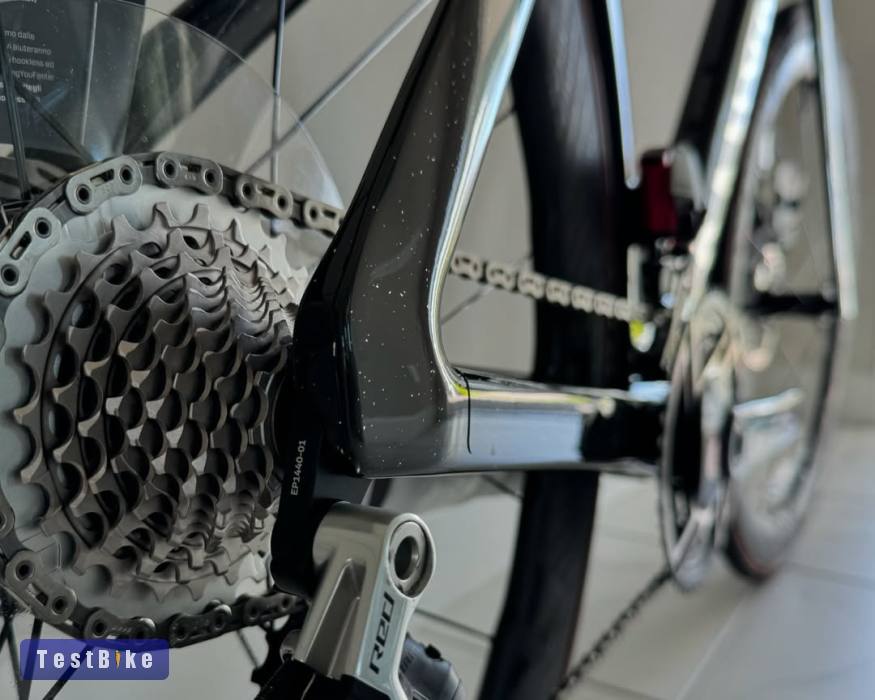 2025 Canyon Aeroad CFR AXS 