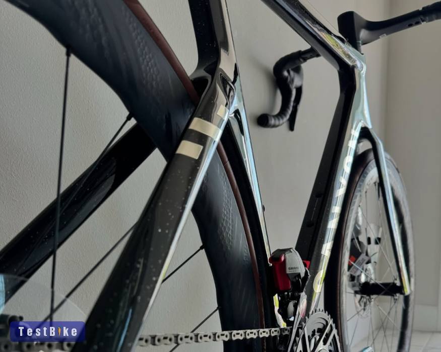 2025 Canyon Aeroad CFR AXS 