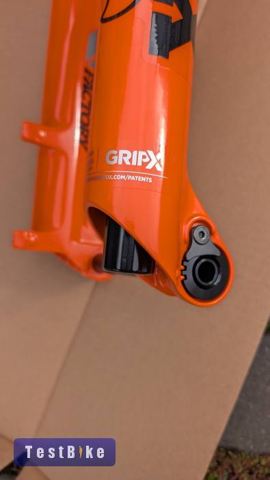 2025 Fox 34 Factory / Grip X / 130mm teleszkóp villa trail