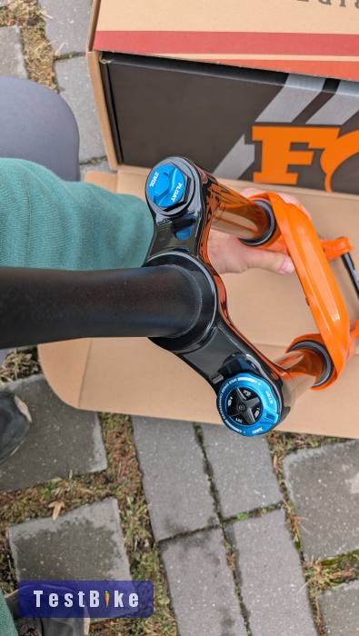 2025 Fox 34 Factory / Grip X / 130mm teleszkóp villa trail