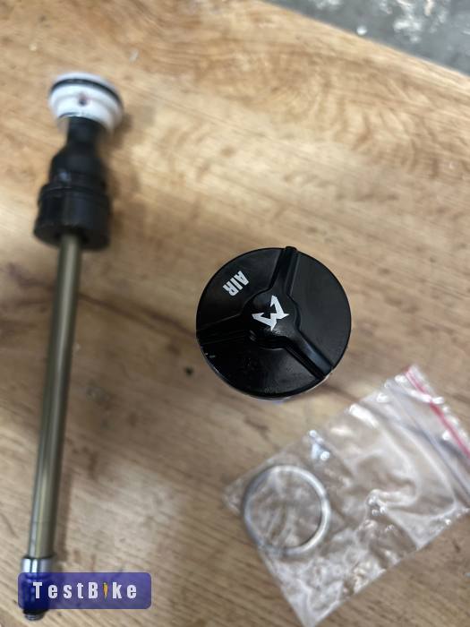 2025 FOX 36 Rhythm / Marzocchi Z1 légrugó | 130mm