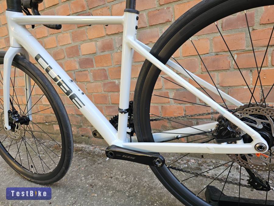 2025-ös Cube Attain SLX országúti 2x12 R7100 S (52-45 cm)