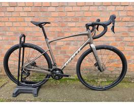 2025-ös Giant Revolt 1 Gravel 2x10 GRX L (58-51 cm)