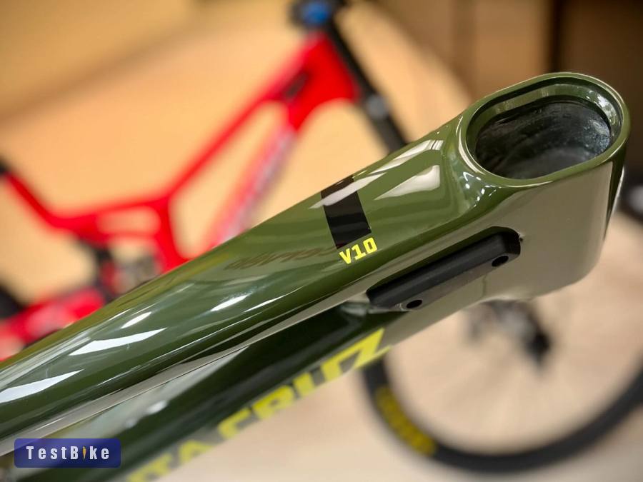 2025 Santa Cruz V10 8 CC frameset  