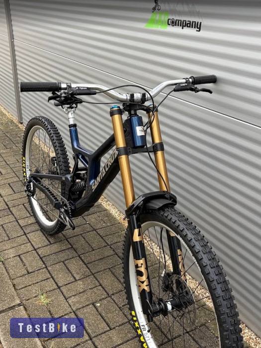 2027 Santa Cruz V10 downhill kerékpár
