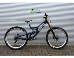 2027 Santa Cruz V10 downhill kerékpár